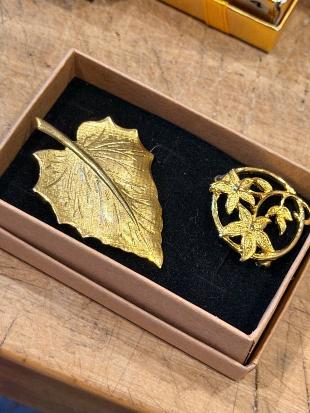Vintage Gold-Tone Leaf & Floral Brooch Pin Set In Gift Box